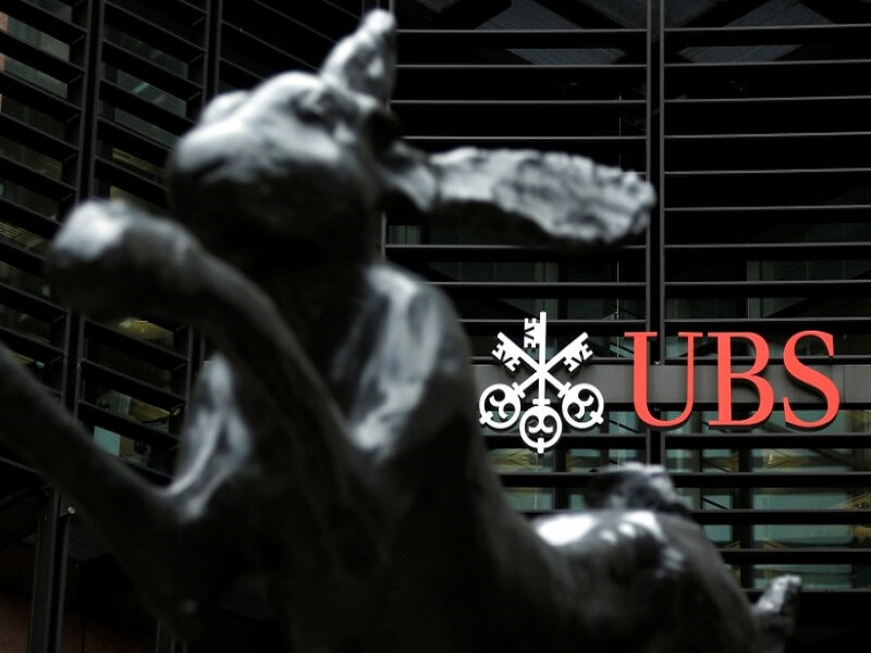 UBS-ის აქციები ეცემა სამუშაო ადგილების შემცირებისა და Credit Suisse-ის გარიგებასთან დაკავშირებითი გამოძიების მსვლელობის ფონზე